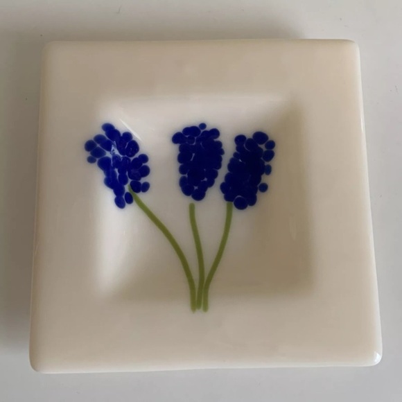 Fused Art Milk Glass Blue Bonnets Flower Square Plate Dish Spoon Rest 7.5x7.5” - Picture 1 of 8